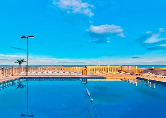 Holiday home Affordable Beachfront With Balcony Washer & Dryer Ac Pools & Game